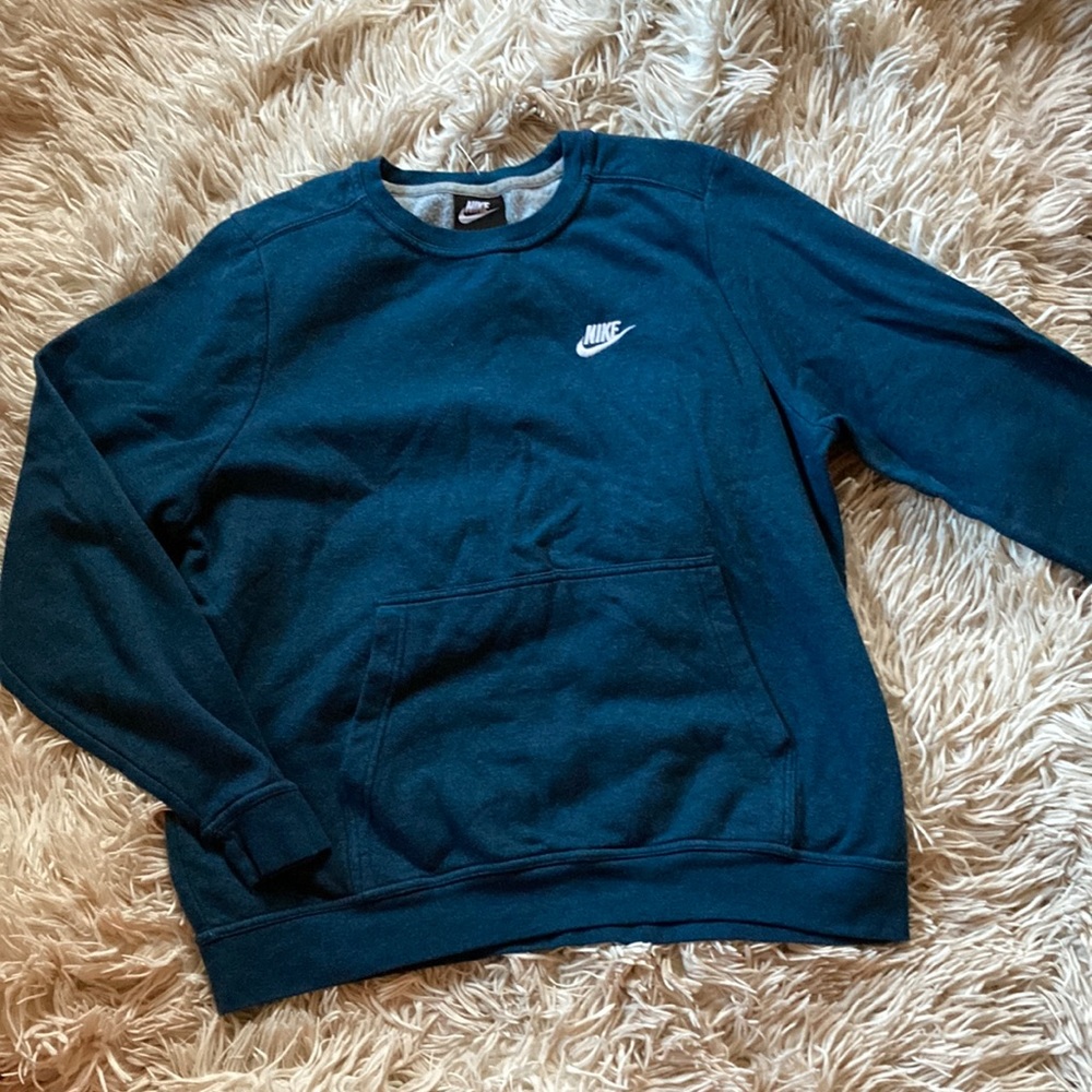 Men’s Nike crew sweatshirt size XL